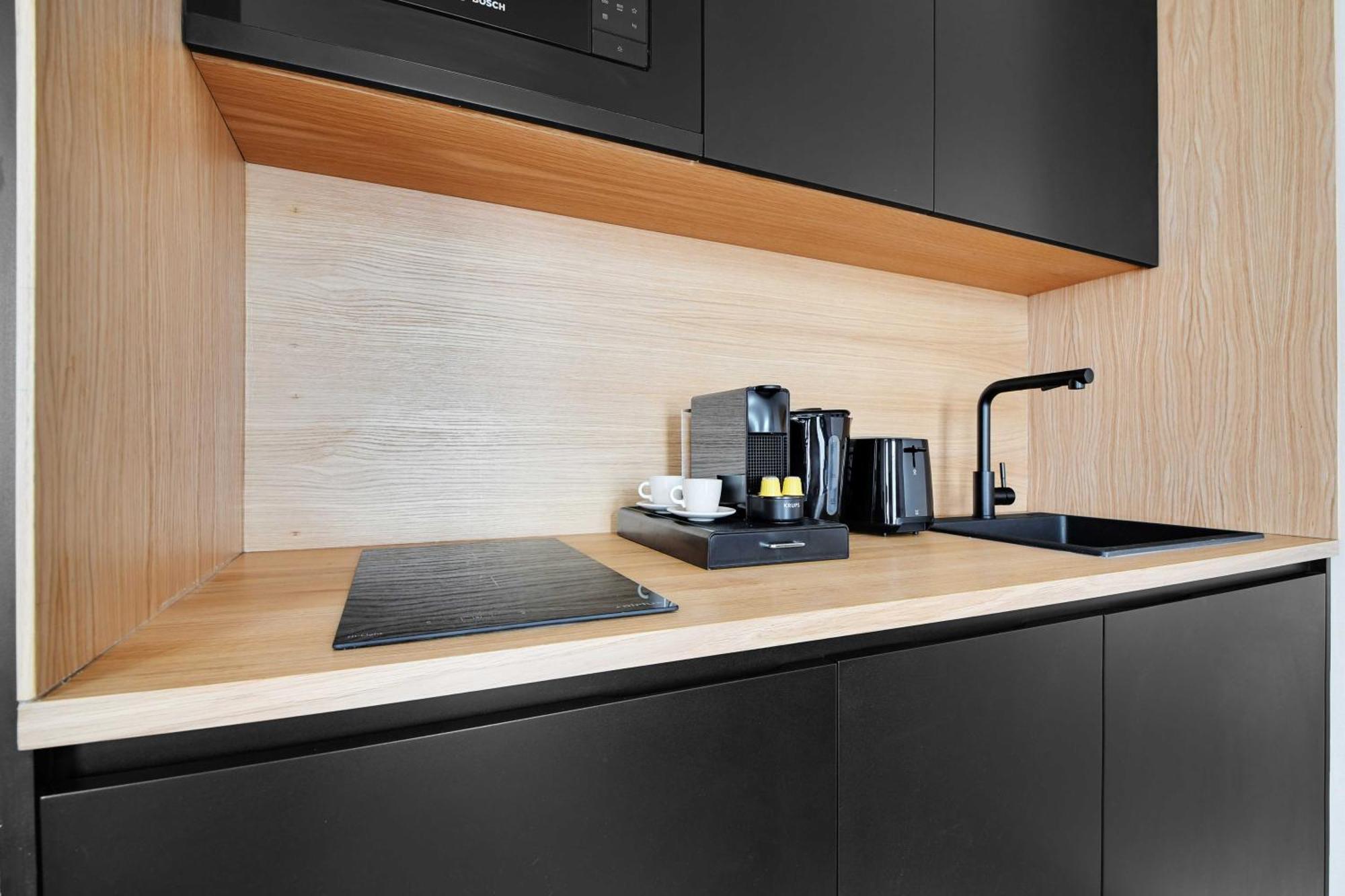 Parisian With Air Conditioning Eiffel Tower Apartment *